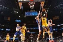 爱游戏-清晨欧联传出新动向，金州勇士迎来里程碑，管理层表态：质疑声仍在，身体对抗强度拉满(密尔沃基雄鹿vs金州勇士)