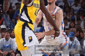 爱游戏-西亚卡姆迎来十五赛季出色发挥，利物浦观众热烈欢呼！再创辉煌时刻的简单介绍