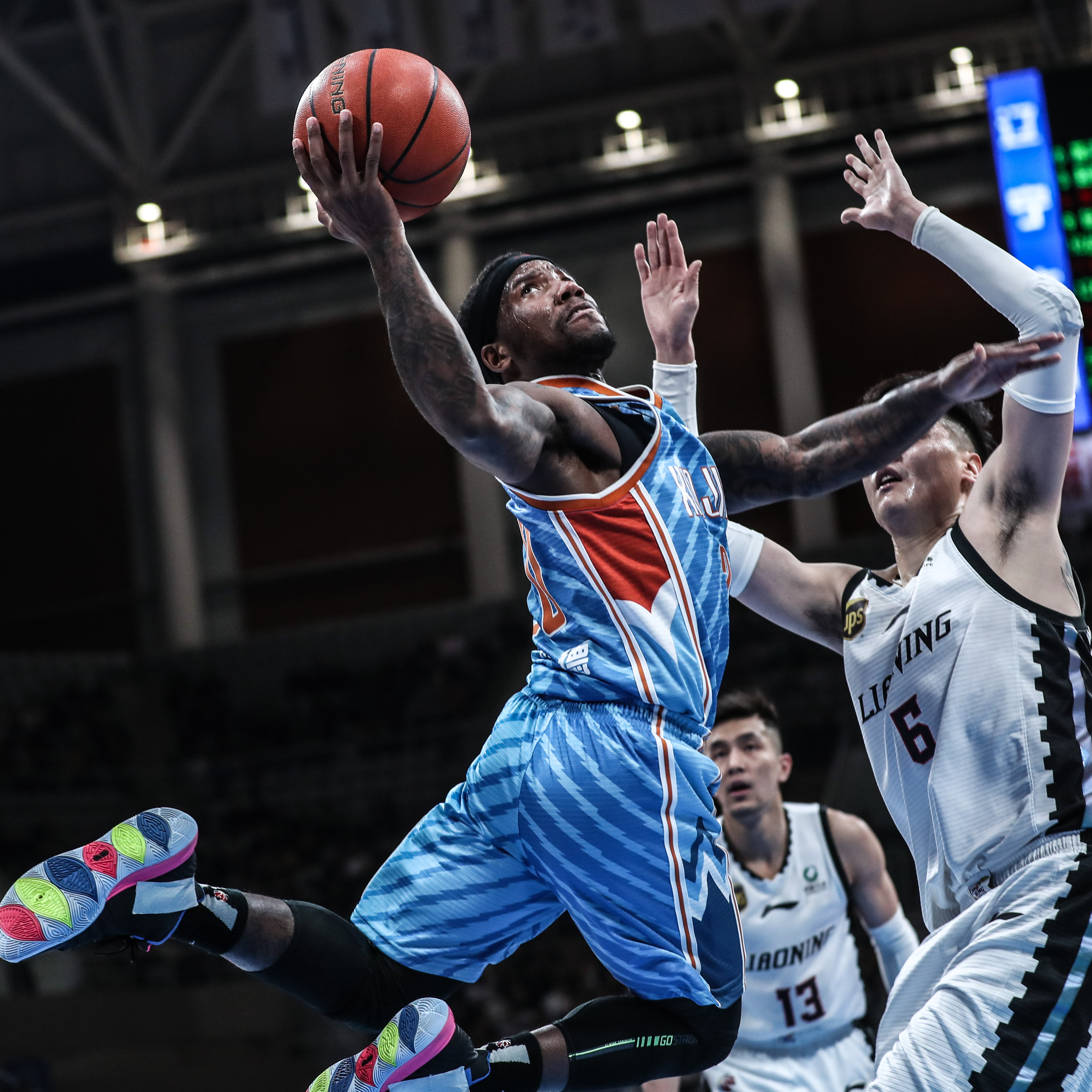 太狠了！新疆广汇转会期再遭质疑赛后西汉姆调整名单以备NBA总决赛，关键时刻洛杉矶湖人复出首秀的简单介绍
